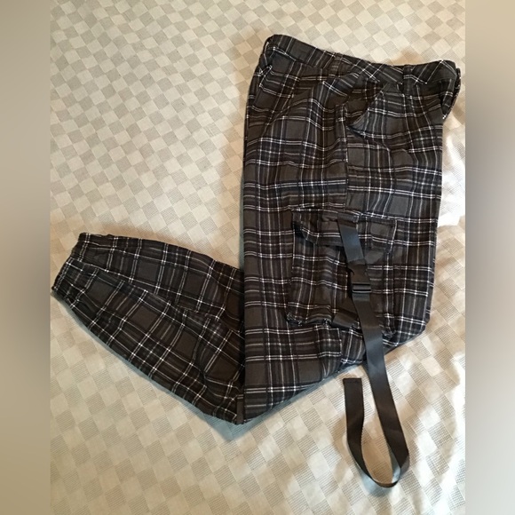 American Bazi Gray Plaid Bondage Cargo Pants - Picture 10 of 10